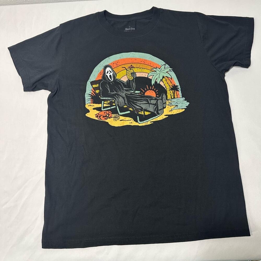 Ghost Face On Vacation Graphic T-shirt Size L